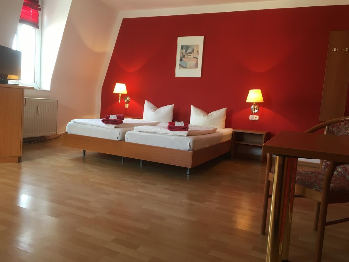 Hotel & Pension Nolift Dresde Extérieur photo